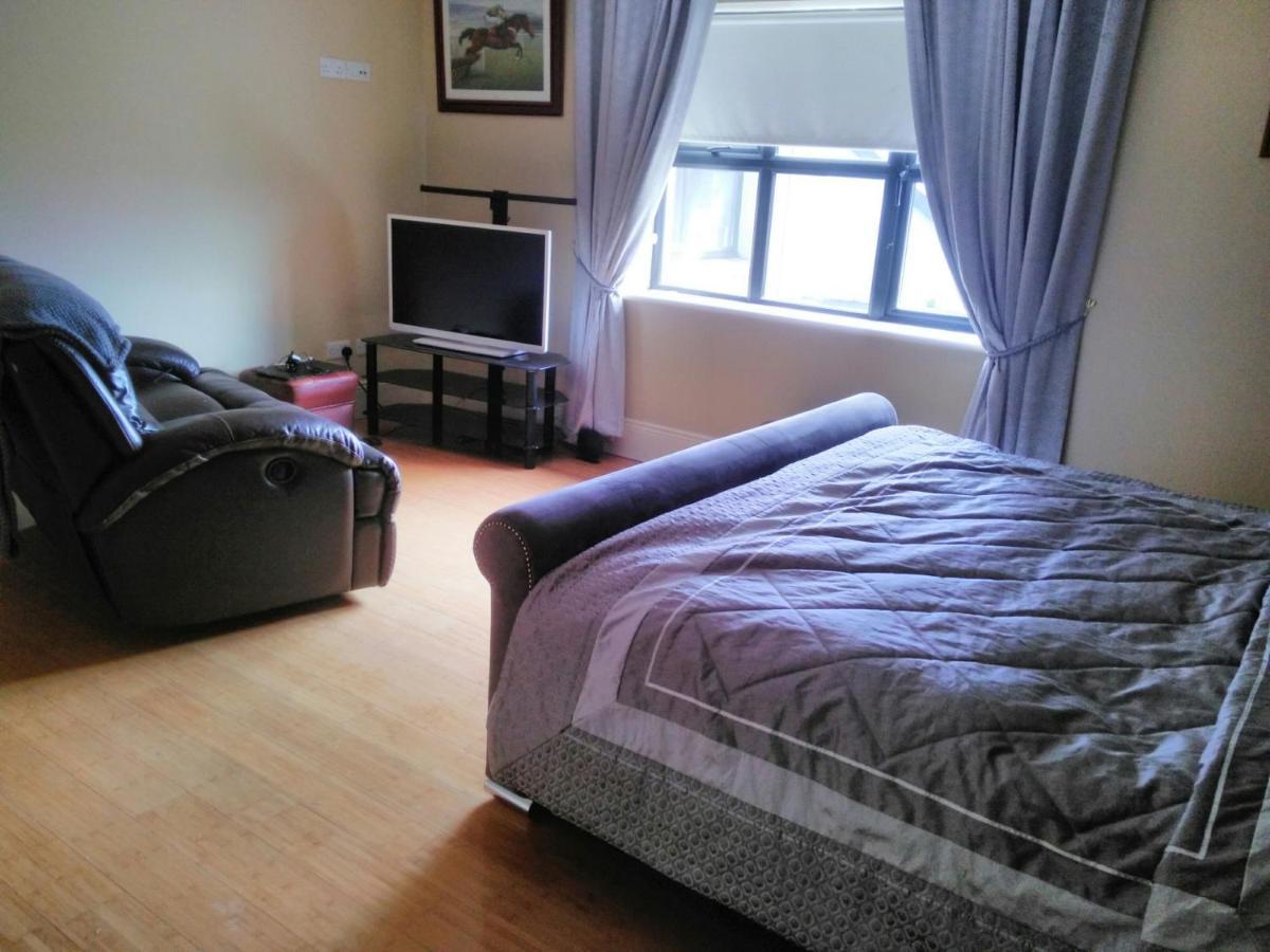 Riverview Country House บัลลินาสโล ภายนอก รูปภาพ